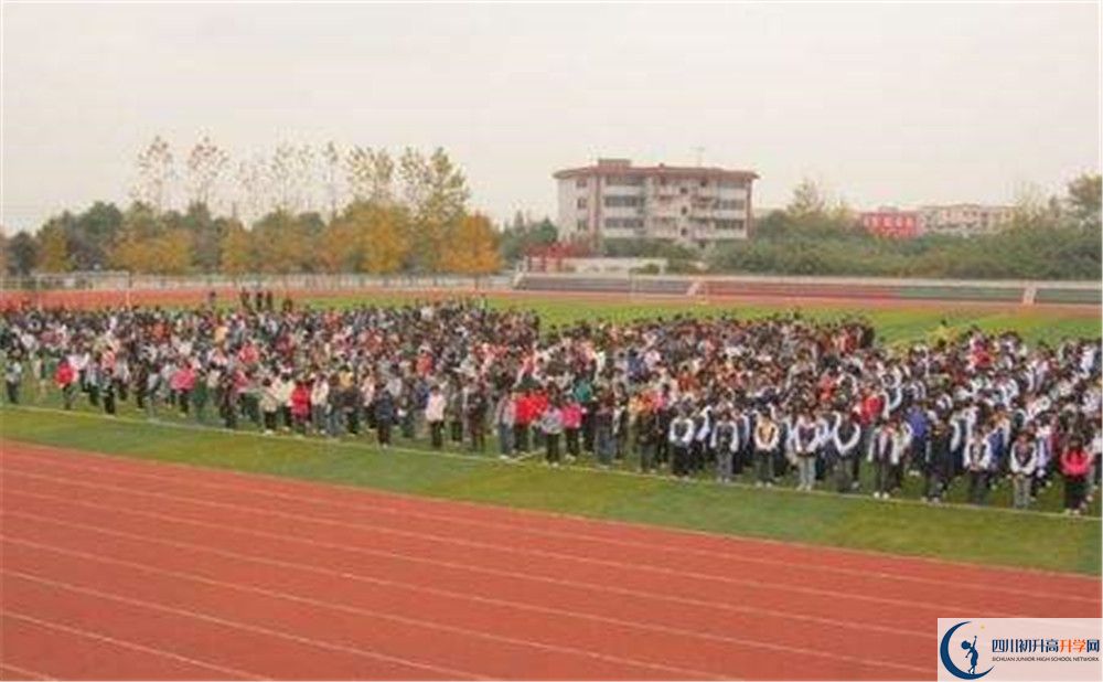 大彎中學(xué)2020年外地生學(xué)費(fèi)是多少？
