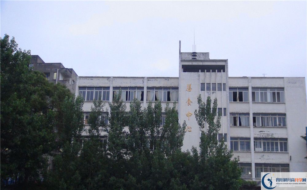 竹篙中學(xué)位置在哪里？