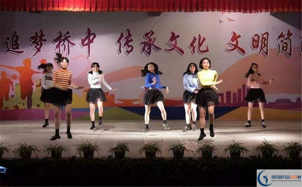 簡陽石橋中學(xué)平行班與實(shí)驗(yàn)班差多少？