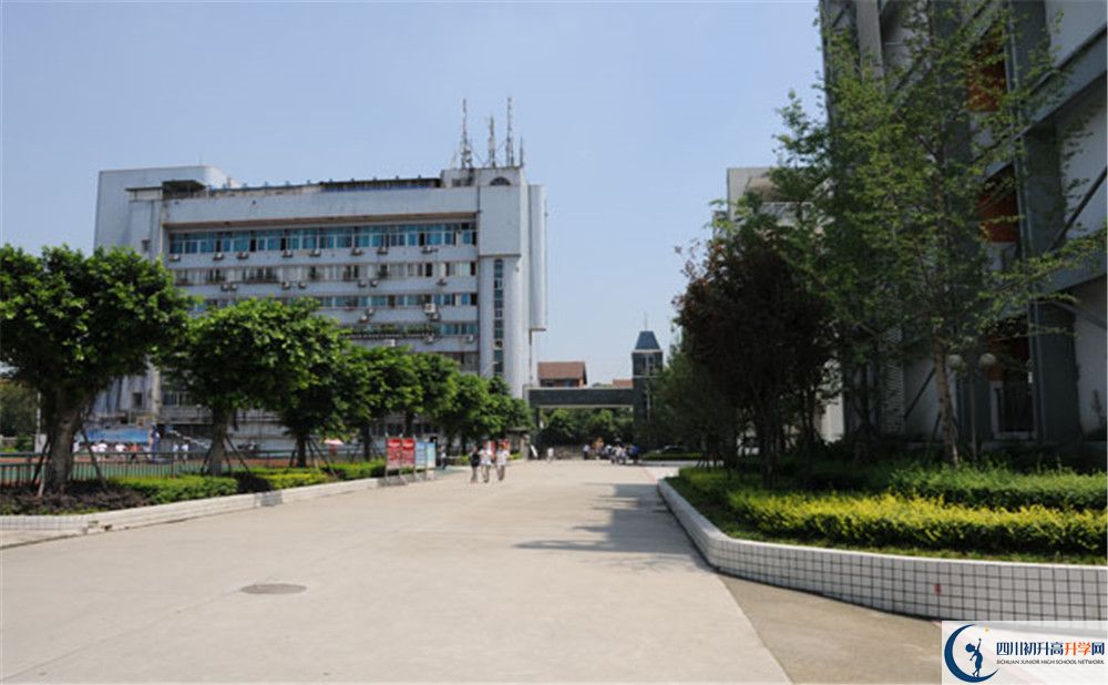 成都鐵路中學(xué)面向全國(guó)招生嗎？