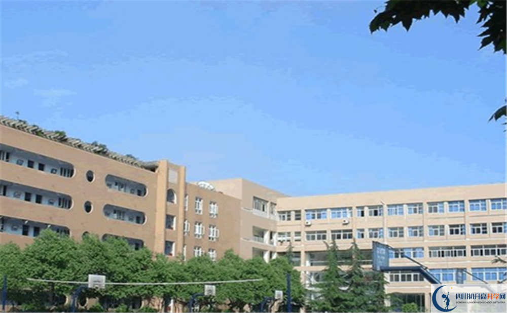 成都大學(xué)附屬中學(xué)高中分班考試難嗎？