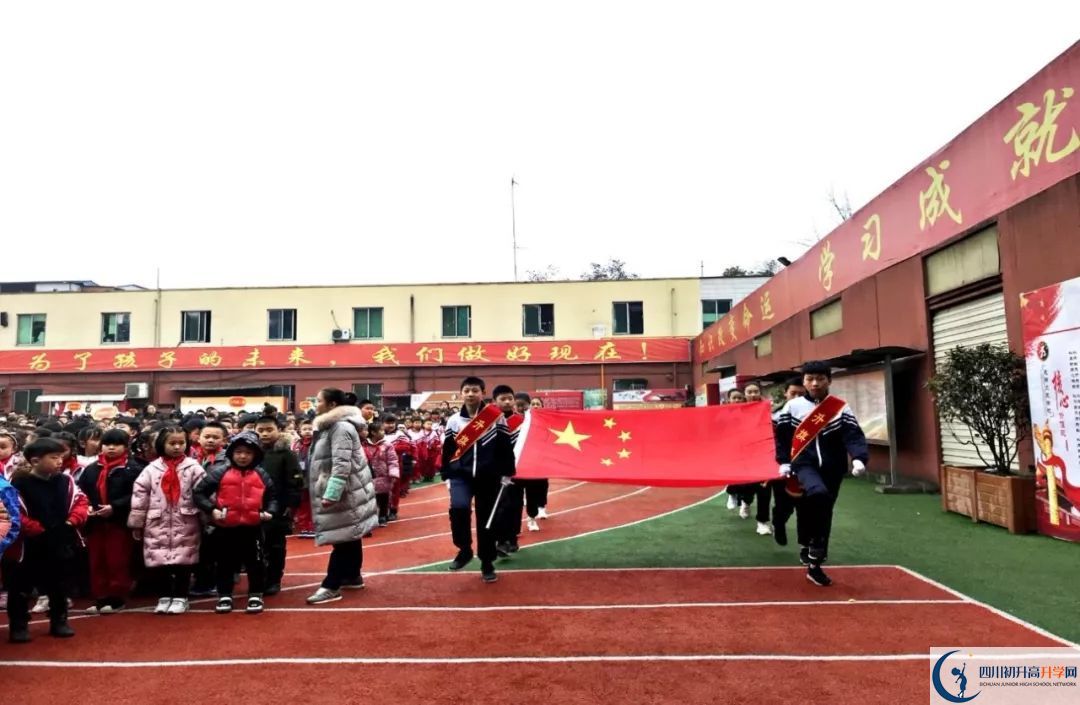 成都文武學(xué)校高中分班考試難嗎？