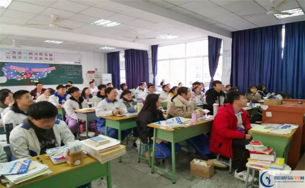 簡陽中學(xué)實驗班學(xué)費貴嗎？