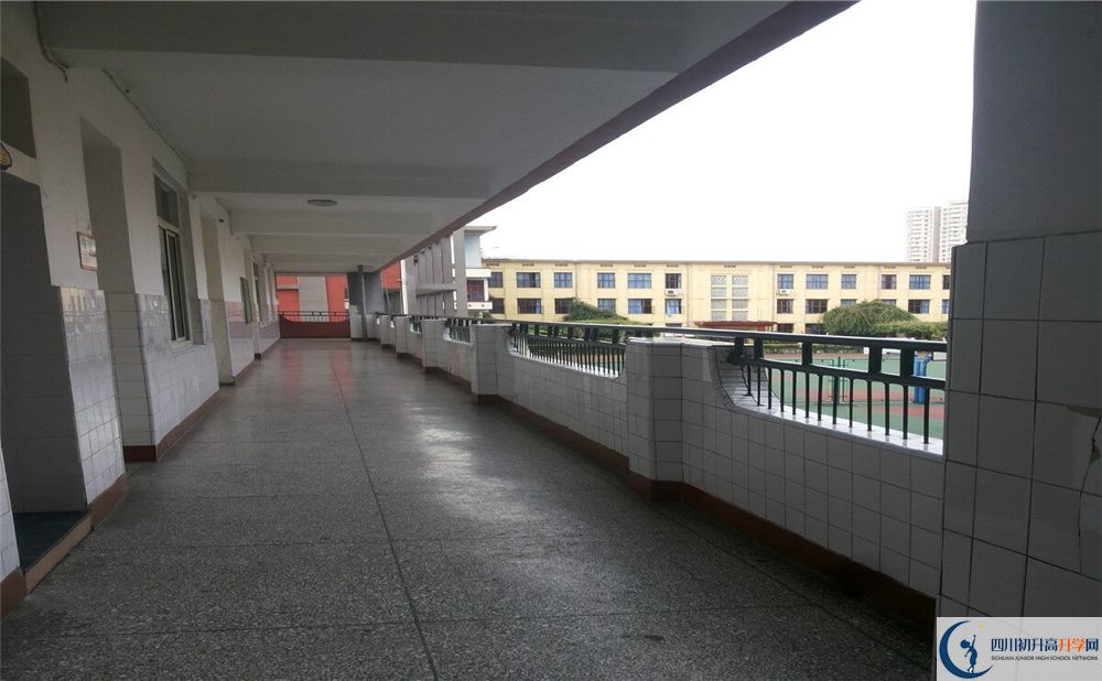 成都市通錦中學(xué)錄取分?jǐn)?shù)線高不高？